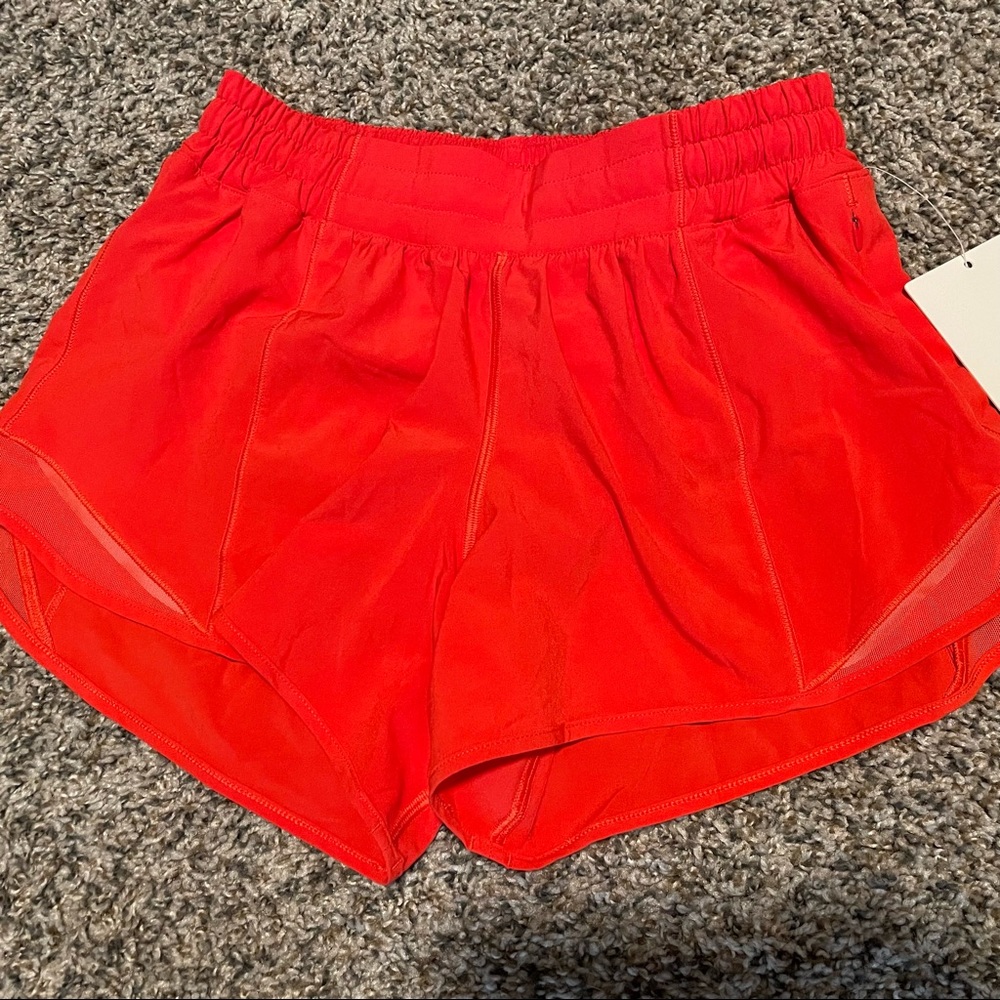 Lululemon hotty hot 4”